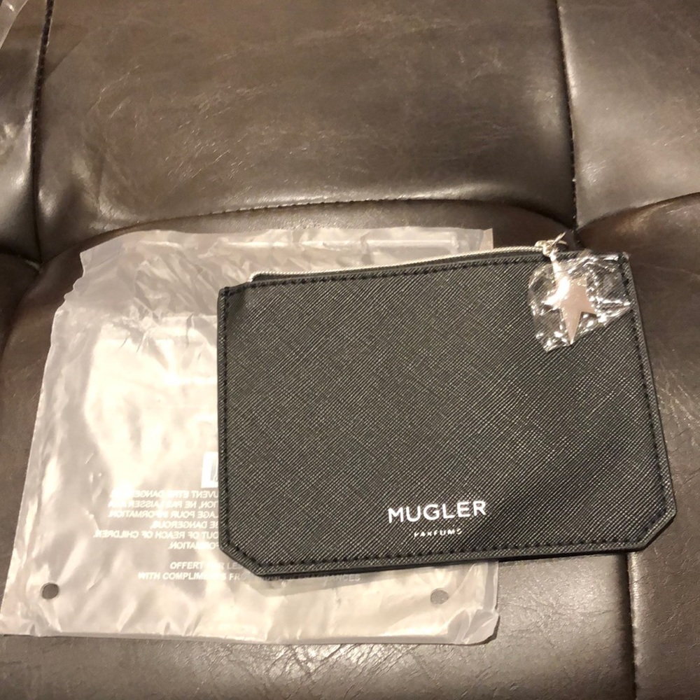 New MUGLER pouch